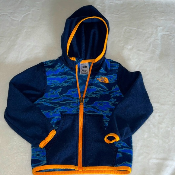 Like new. North Face sweater - Picture 1 of 1